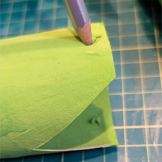 how%2Dto%2Dmake%2Da%2Dcraft%2Droll%2Dsnake%5Fstep%2D5a.jpg?sw=554&q=85