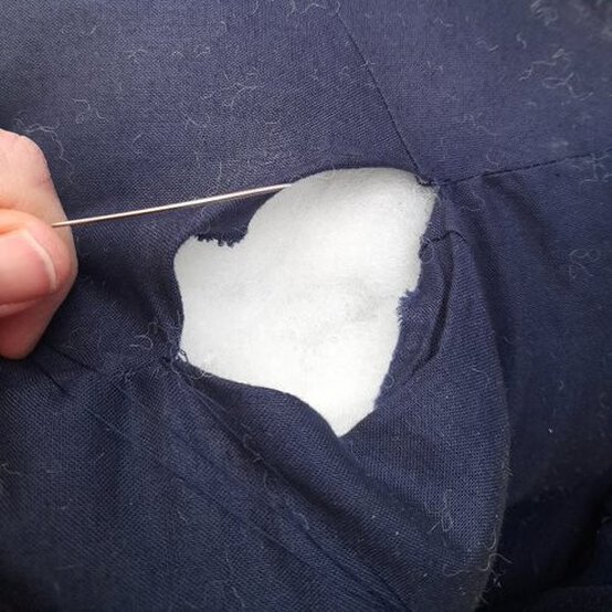 how_to_make_a_flower_floor_cushion_9b.jpg?sw=554&q=85