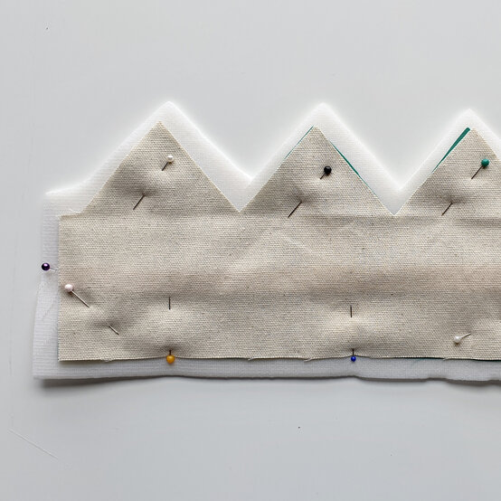 ideas_steps_how-to-sew-a-fabric-crown-step-7.jpeg?sw=554&q=85