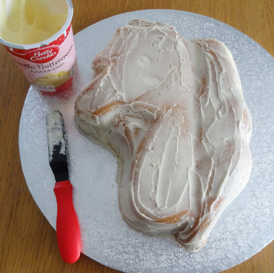 unicorn-cake_step3.jpg?sw=554&q=85