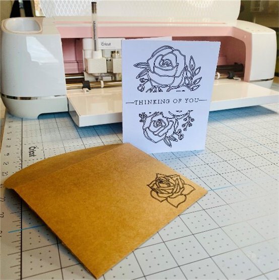 drawn-cricut-card-21b.jpg?sw=554&q=85
