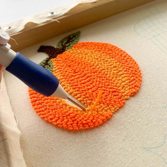 ideas%5Fhow%2Dto%2Dmake%2Dautumn%2Dpunch%2Dneedle%2Dcoasters%5Fstep%2D4c.jpg?sw=554&q=85