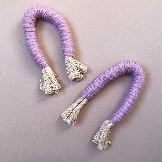 yarn-wrapped-bunny_step1d.jpg?sw=554&q=85