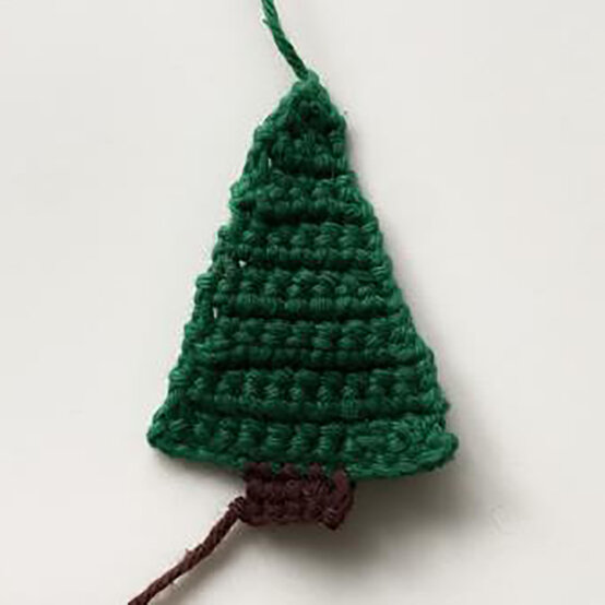 idea_how-to-crochet-amigurumi-mrs-claus_tree1.jpg?sw=554&q=85