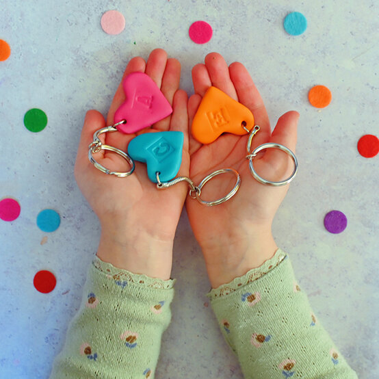 how_to_make_friendship_keyrings_1.jpg?sw=554&q=85