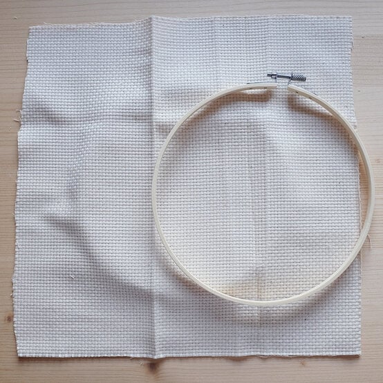how_to_make_a_collection_of_punch_needle_hoop_art_pn_03.jpg?sw=554&q=85
