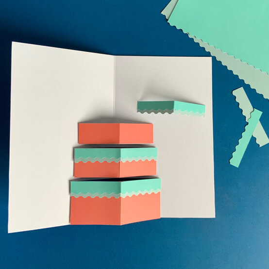 idea_pop-up-birthday-card_step4.jpg?sw=554&q=85