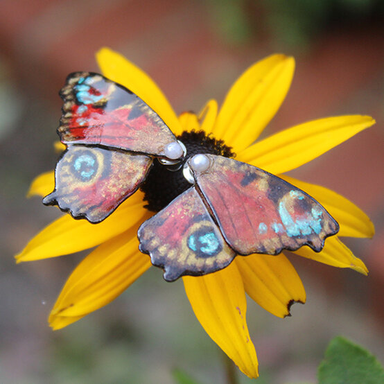 artisan-suzanne-escobar-butterfly-earrings.jpg?sw=554&q=85