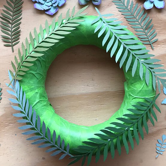hand-cut-wreath4.jpeg?sw=554&q=85