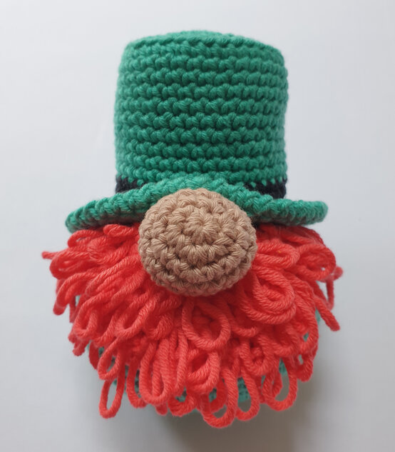 how_to_crochet_a-_st_patricks_day_leprechaun_4.jpg?sw=554&q=85