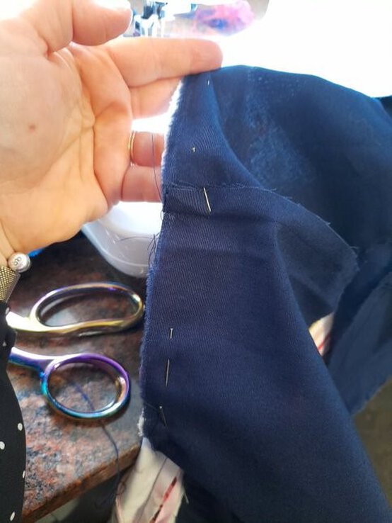 how_to_make_a_flower_floor_cushion_5b.jpg?sw=554&q=85