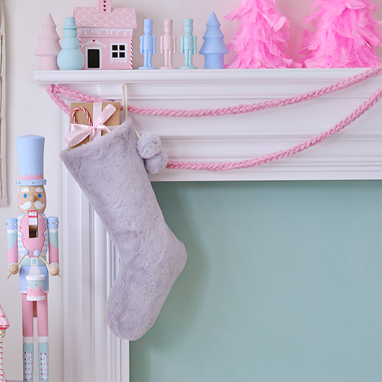 idea%5Fpastel%2Dthemed%2Dprojects%2Dto%2Dmake%2Dthis%2Dchristmas%5Ffinger.png?sw=554&q=85