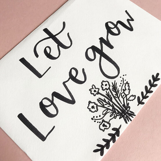 grass-bridesmaid-hamper-glass3.jpg?sw=554&q=85