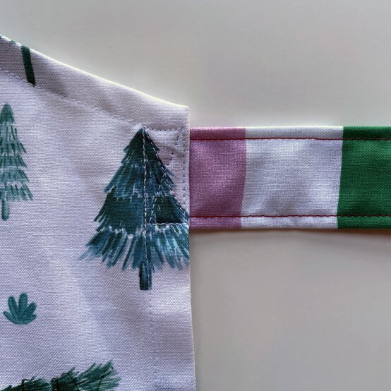 how-to-sew-an-apron_step24.jpg?sw=554&q=85