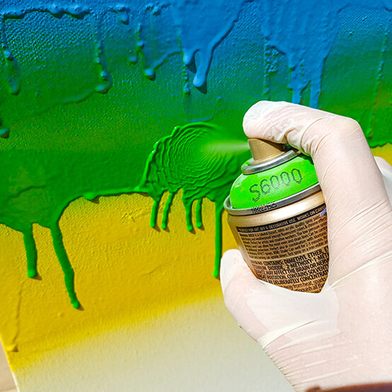 idea_gravity-drip-canvas-with-spray-paint_step6b.jpg?sw=554&q=85