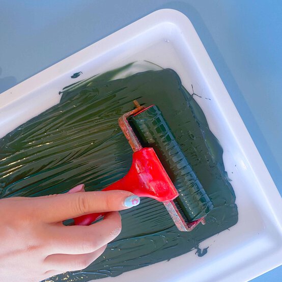 Idea_how-to-make-a-lino-print-stocking_step10b.jpg?sw=554&q=85