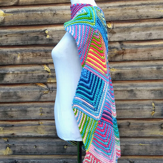 artisan-sarah-pitt-kids-superhero-cape.jpg?sw=554&q=85