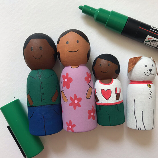 how-to-paint-a-peg-doll-family-portrait_step-4.jpg?sw=554&q=85
