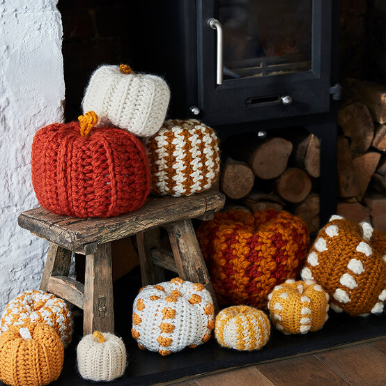 Autumn%20Craft%20Ideas_Crochet%20Pumpkins.jpg?sw=554&q=85
