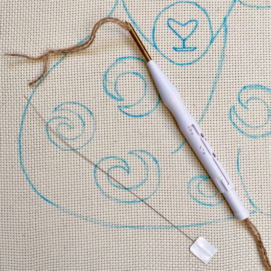 punch-needle-farm-lamb-step-1.jpg?sw=554&q=85