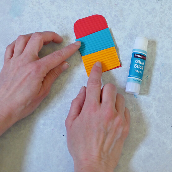 kids-fathers-day-cards-ice-lolly-card-step-1b.jpg?sw=554&q=85