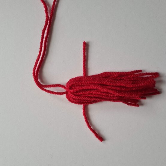 Idea_how-to-make-union-flag-bunting_tassel-bunting_step3a.jpg?sw=554&q=85