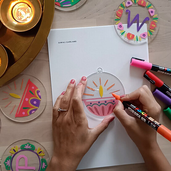how-to-make-an-acrylic-diwali-garland_1.jpg?sw=554&q=85
