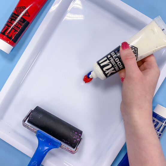 how-to-lino-cut-a-scottish-thistle-print_printing_step-1_1.jpg?sw=554&q=85