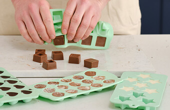 Cake Presentation & Storage