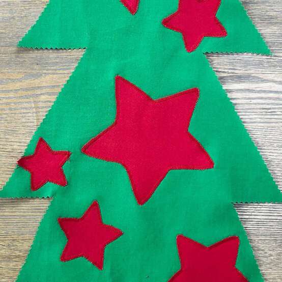 idea%5Fhow%2Dto%2Dsew%2Dchristmas%2Dtree%2Dcushions%5Fstep%2D08.jpg?sw=554&q=85