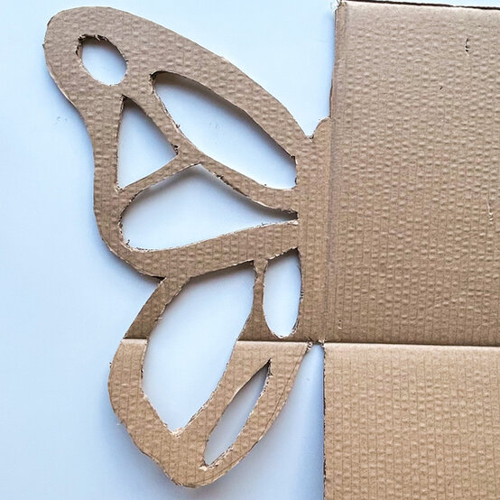 idea_suncatcher-butterfly-wings_step1.jpg?sw=554&q=85