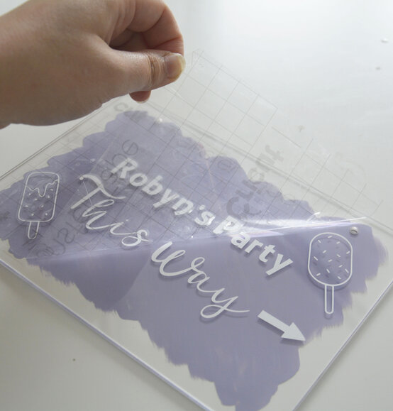 robynspartywallhangingstep13.jpg?sw=554&q=85