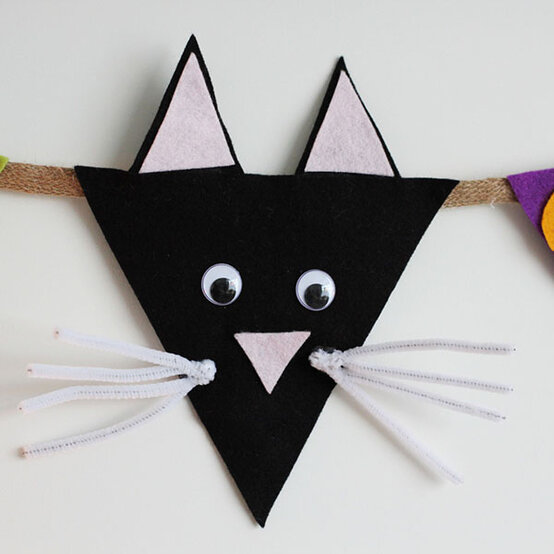 ideas%5Fhow%2Dto%2Dmake%2Dfelt%2Dhalloween%2Dbunting%5Fcat.jpg?sw=554&q=85