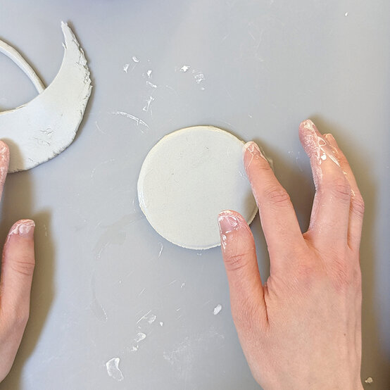 air-dry-clay-jewellery-cactus-holder_5a.jpg?sw=554&q=85