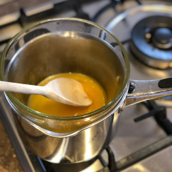 600x600_bees_wax_wraps_step4.jpg?sw=554&q=85