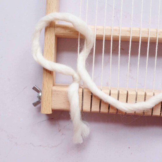 Idea_how-to-make-a-woven-christmas-banner_step6.jpg?sw=554&q=85