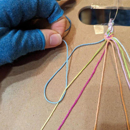 ideas%5Fhow%2Dto%2Dmake%2Dfriendship%2Dbracelets%5Fchevron%2Dbracelet%2D1.jpg?sw=554&q=85