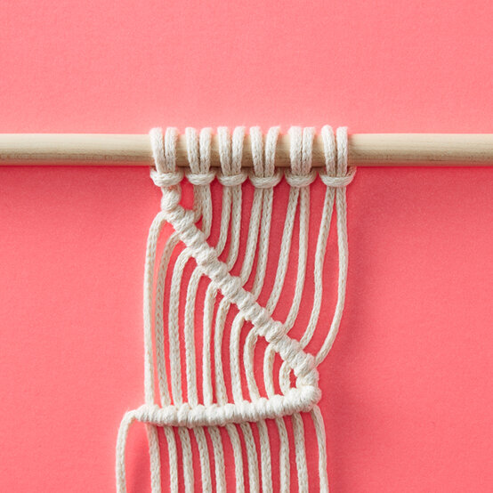 idea_get-started-in-macrame-horizontal_step5.jpg?sw=554&q=85