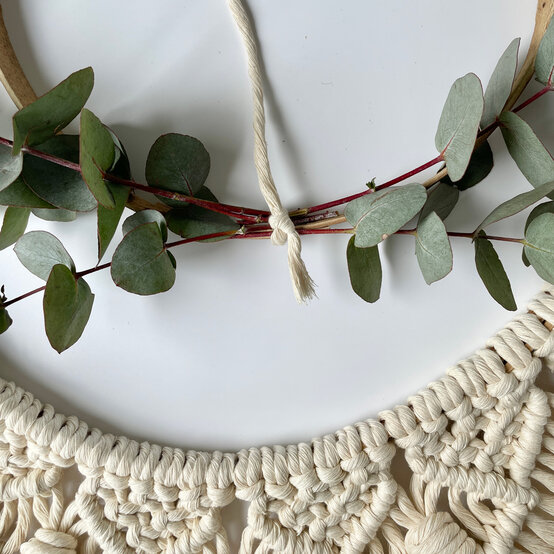 xmasmacramewreath_step-19.jpg?sw=554&q=85