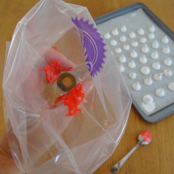 Idea_how-to-make-a-christmas-grazing-board_step5c.jpg?sw=554&q=85