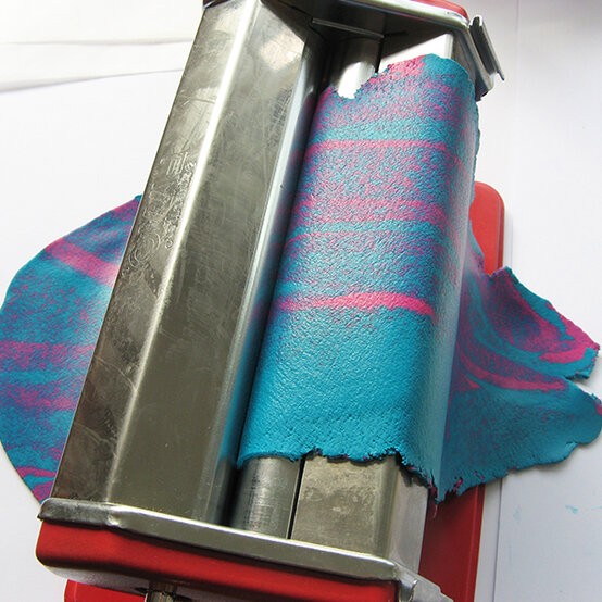 fimo-leather-effect-passport-cover-19.jpg?sw=554&q=85