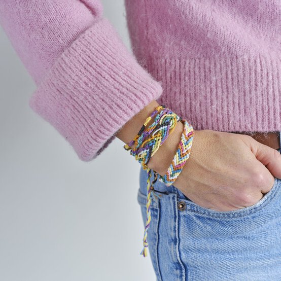 ideas_main_how-to-make-friendship-bracelets.jpg?sw=554&q=85