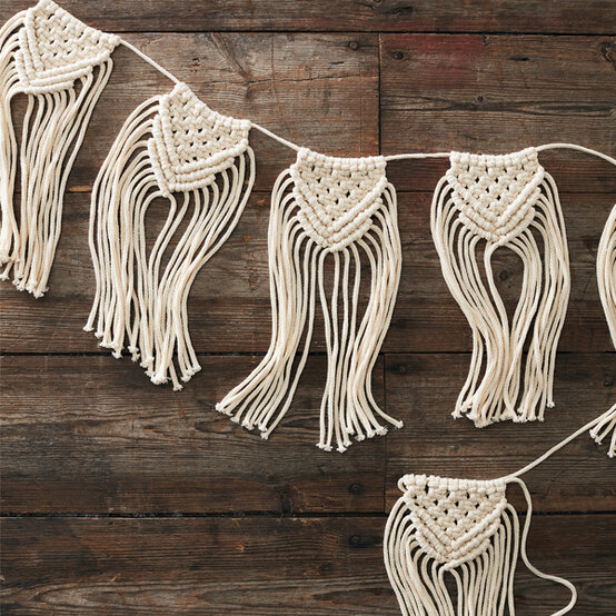 idea_home-decor-knit-patterns_bunting.jpg?sw=554&q=85