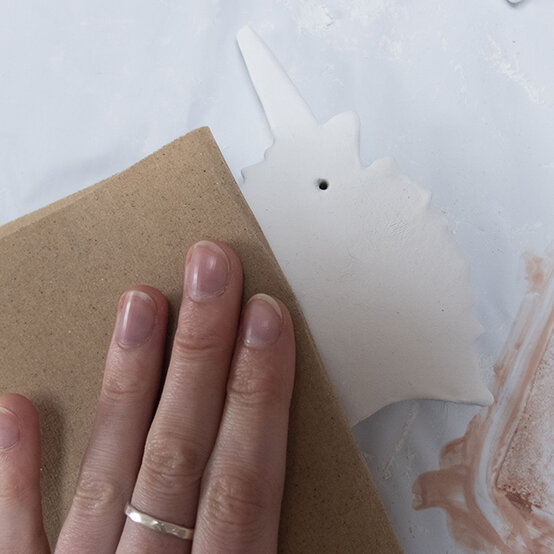 clay-unicorn-decorations-6.jpg?sw=554&q=85