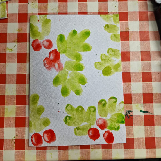 idea%5Feasy%2Dwatercolour%2Dchristmas%2Dcard%5Fstep%2D02.jpg?sw=554&q=85