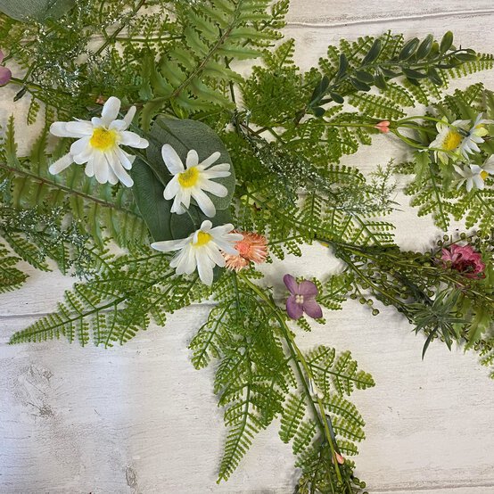 spring-garland-10.jpeg?sw=554&q=85