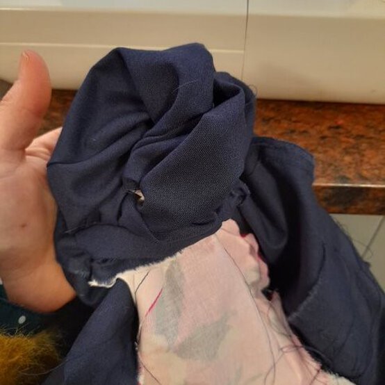 how_to_make_a_flower_floor_cushion_8a.jpg?sw=554&q=85