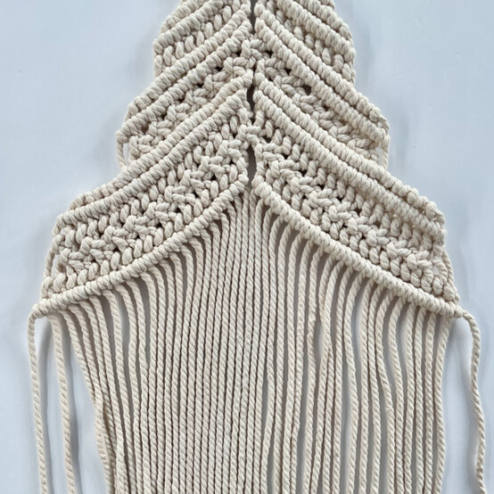 idea%5Fmacrame%2Dchristmas%2Dtrees%5Fstep18.jpg?sw=554&q=85