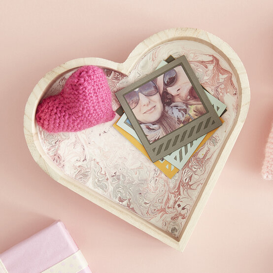 fluid-art-heart-tray-5-square.jpg?sw=554&q=85