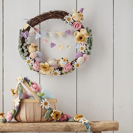 idea%5Fmain%5Fcrochet%2Deaster%2Dwreath%2Dand%2Dgarland.jpg?sw=554&q=85